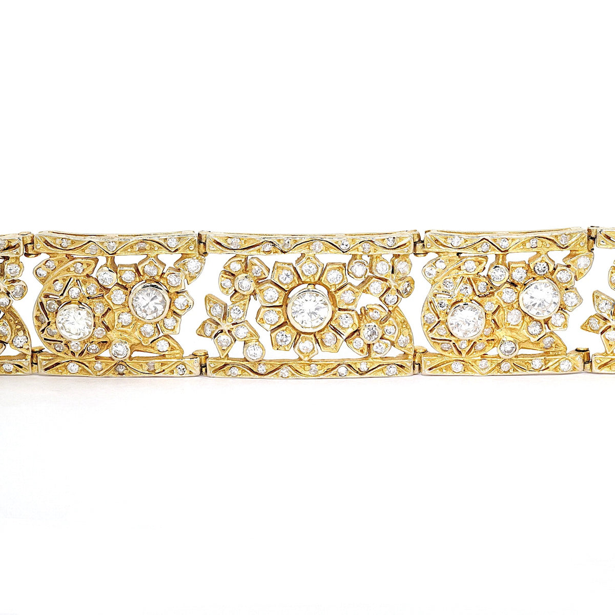 Armband in 585er Gelbgold mit insgesamt ca. 6,2 ct Brillanten und Diamanten, liegend frontal Nahaufnahme