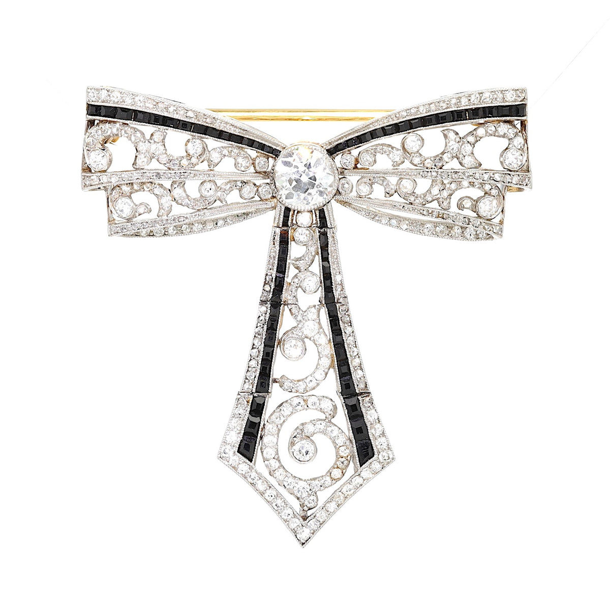Brosche um 1900 vermutlich von Fr. Kreuter & Co. Hanau aus Platin/750er Gelbgold besetzt mit Diamanten und Gagat, stehend frontal