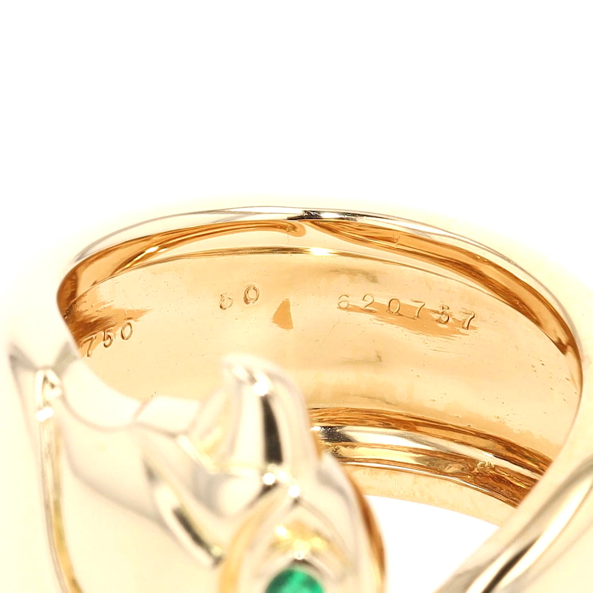 Cartier Ring Anoubois Falcon in 750er Gelbgold mit einem Smaragd, Gravur 2