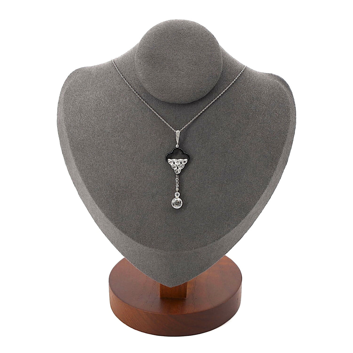 Belle Époque Kette und Anhänger in Platin mit ca. 0,90 ct Diamanten und schwarzer Emaille, an der Büste