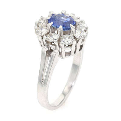 Ring in 750er Weißgold mit einem Saphir und Brillanten, stehend