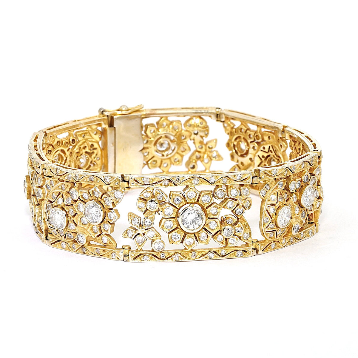 Armband in 585er Gelbgold mit insgesamt ca. 6,2 ct  Brillanten und Diamanten, liegend rechts gedreht