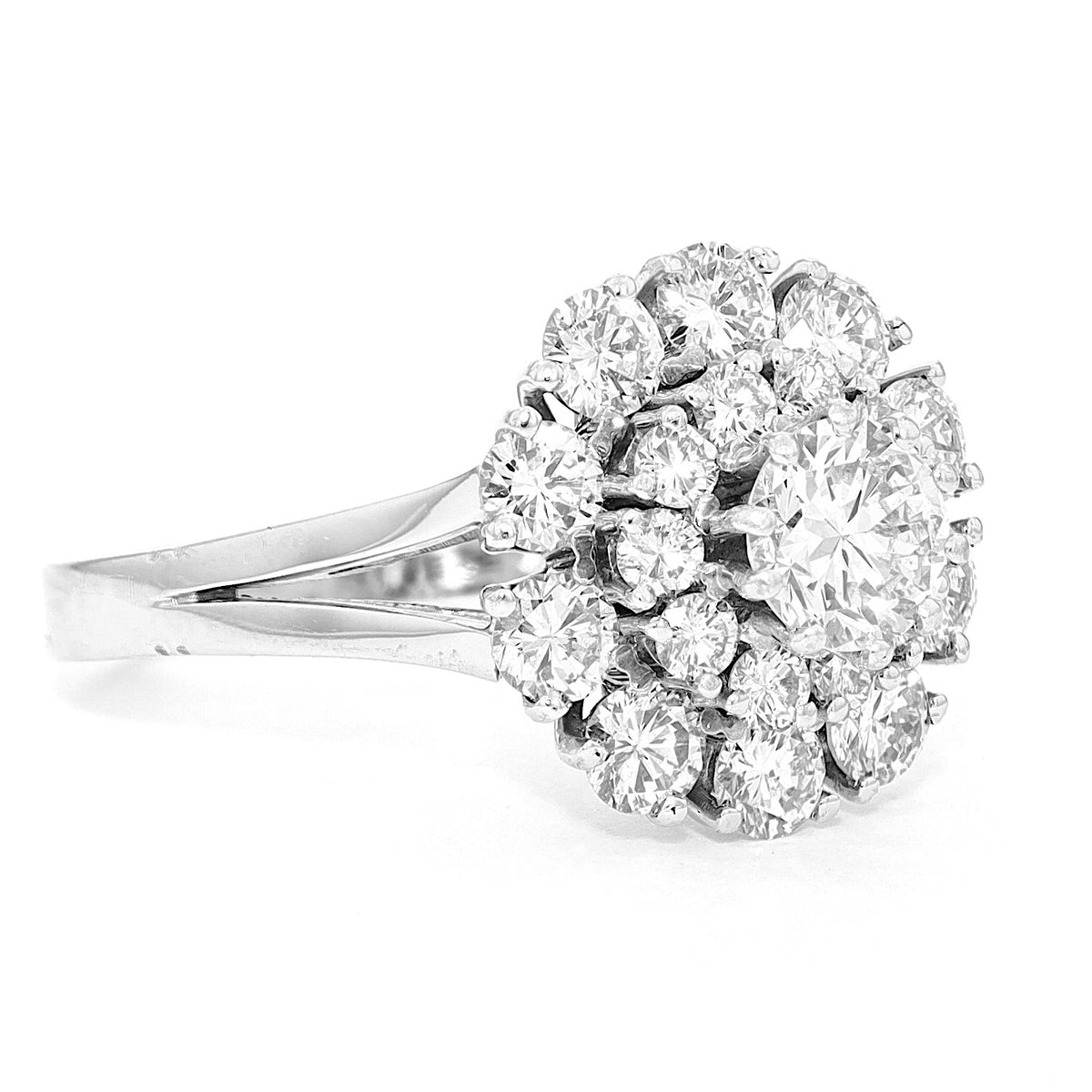 Ring in 750er Weißgold mit Brillanten, ges. ca. 2 ct, liegend rechts gedreht