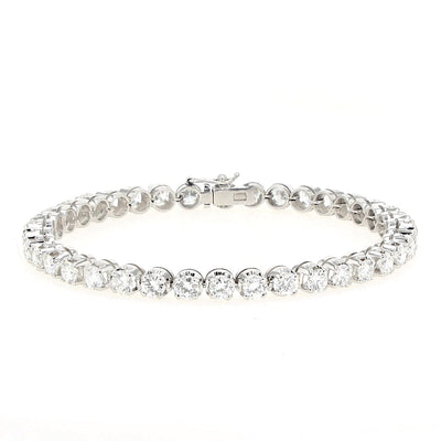 Luxuriöses Tennisarmband in 750er Weißgold mit insgesamt ca. 7,5 ct Brillanten, geschlossen frontal