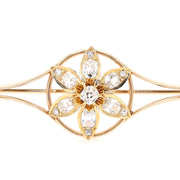 Belle Époque Brosche in 585er Rotgold mit insgesamt ca. 1,77 ct Diamanten, liegend frontal Nahaufnahme Mittelstück